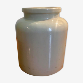White enamelled sandstone pot