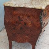 Louis XV curved chest of drawers in rosewood marquetry