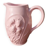Iris pitcher