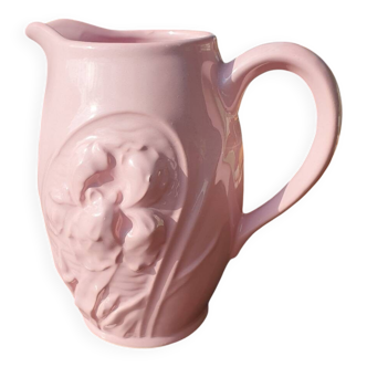 Iris pitcher