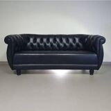 Rotonda sofa designed by Anna Gili originates from the Mastrangelo exposition in 1997 at The Frozen