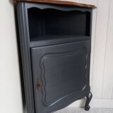 Corner cabinet