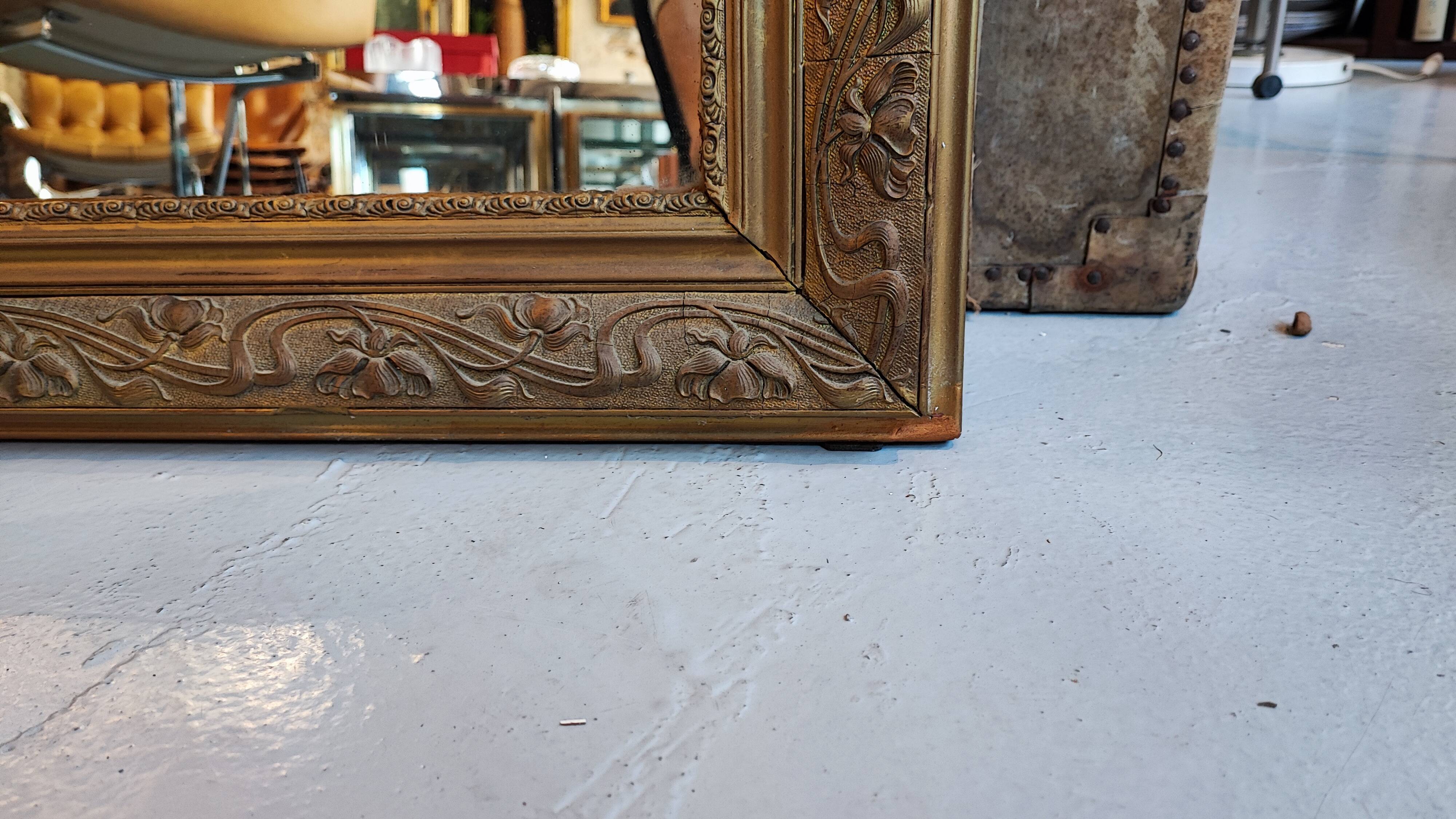Large gilt mirror with pediment – Napoleon III period – 136 cm