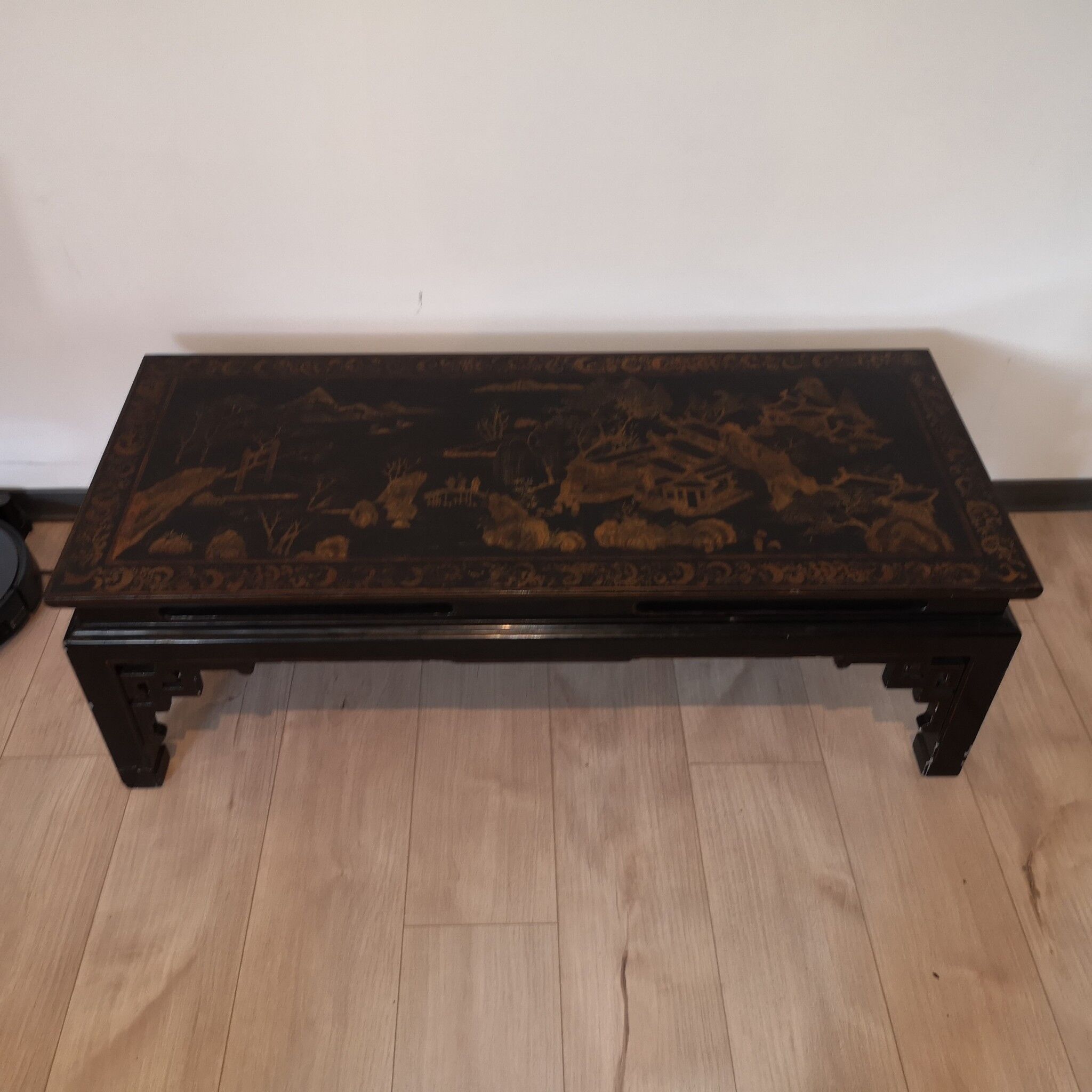 Japanese coffee table black and gold lacquer 1900
