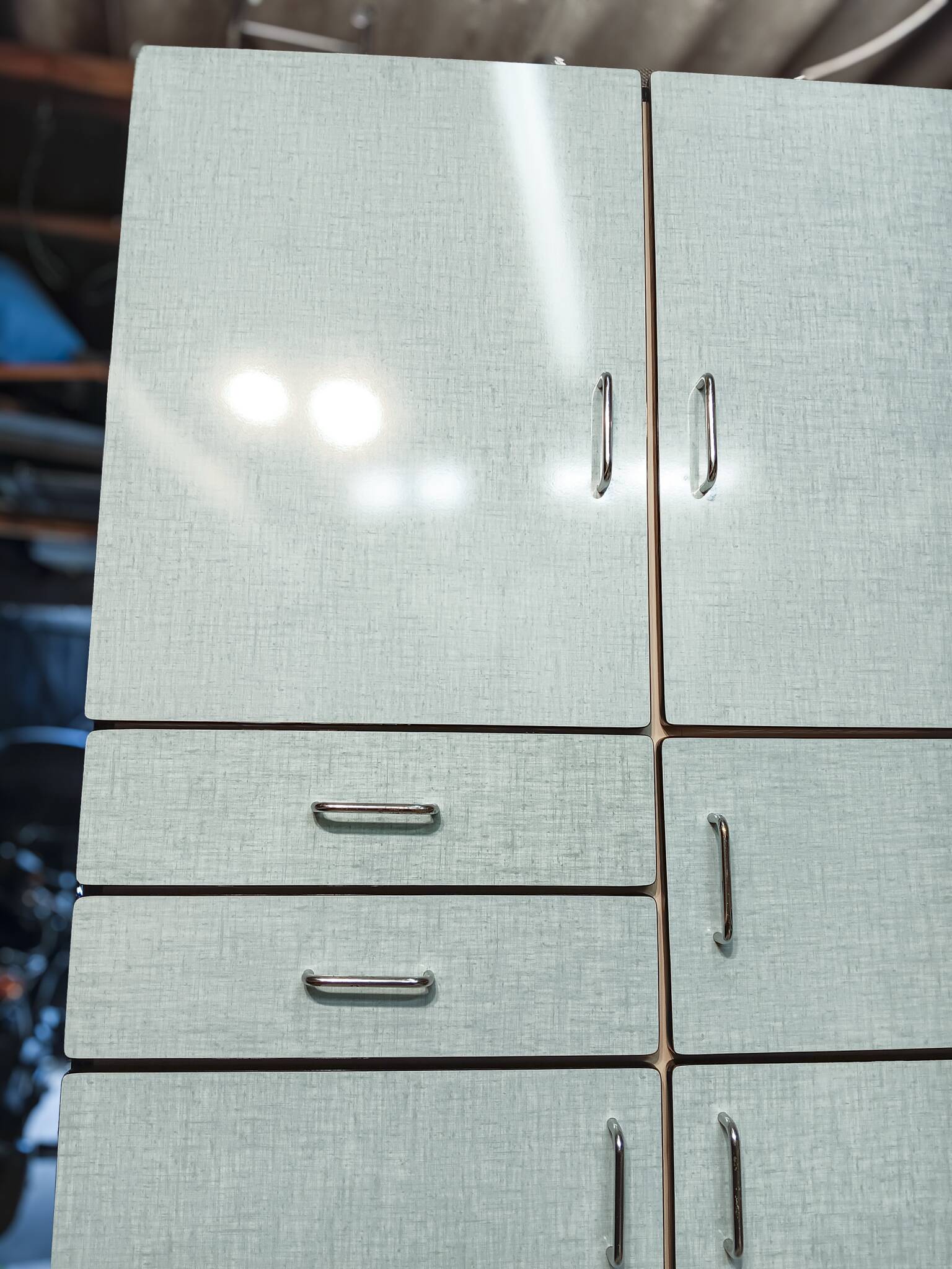 Buffet colonne vintage Formica bleu-vert