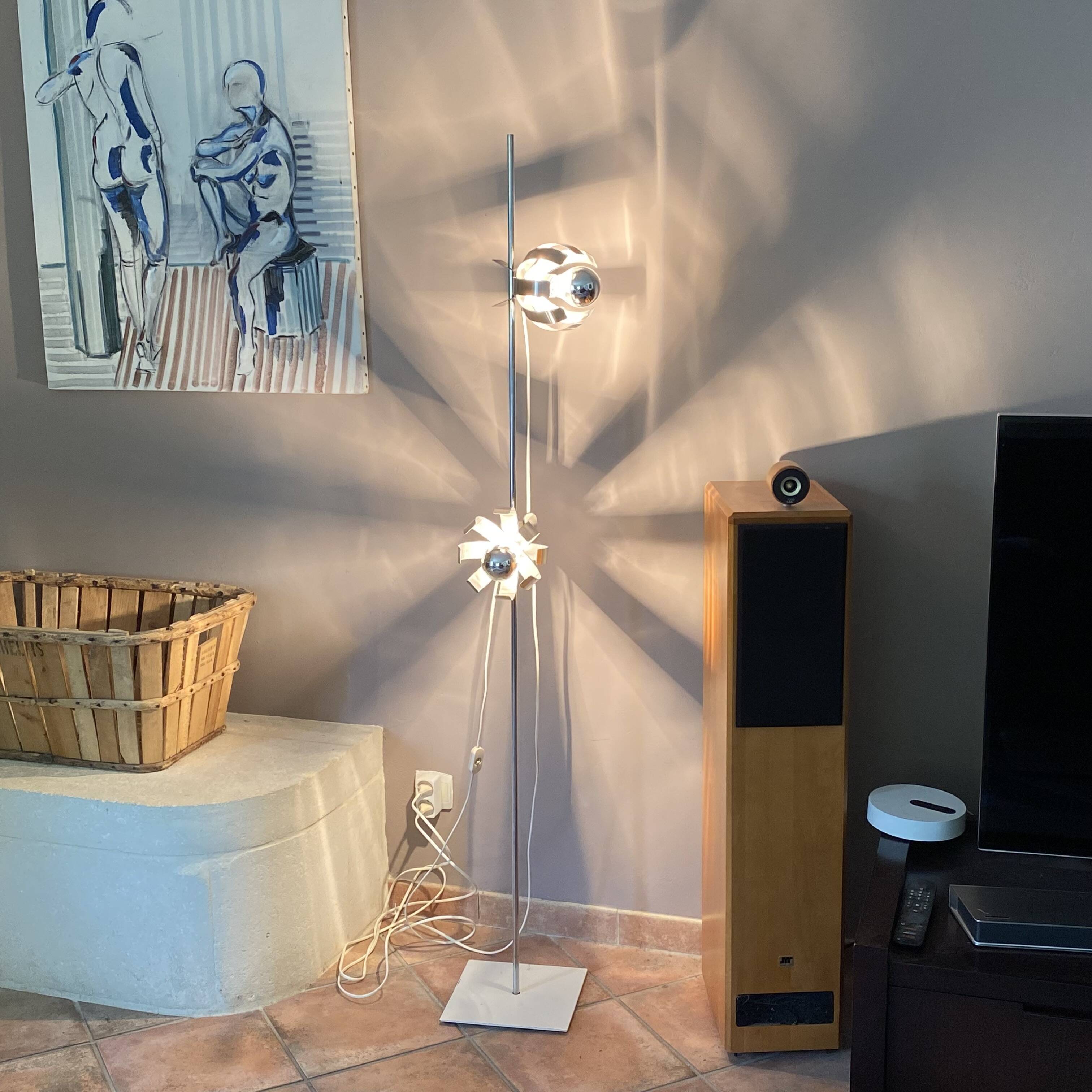 Space age floor lamp. 2 sputnik spots. 1970.