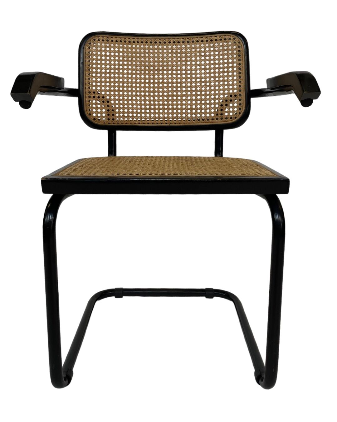 Cesca chair B64 with armrests by Marcel Breuer Design in black