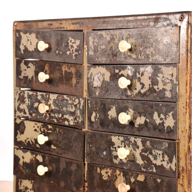 Commode industrielle marron