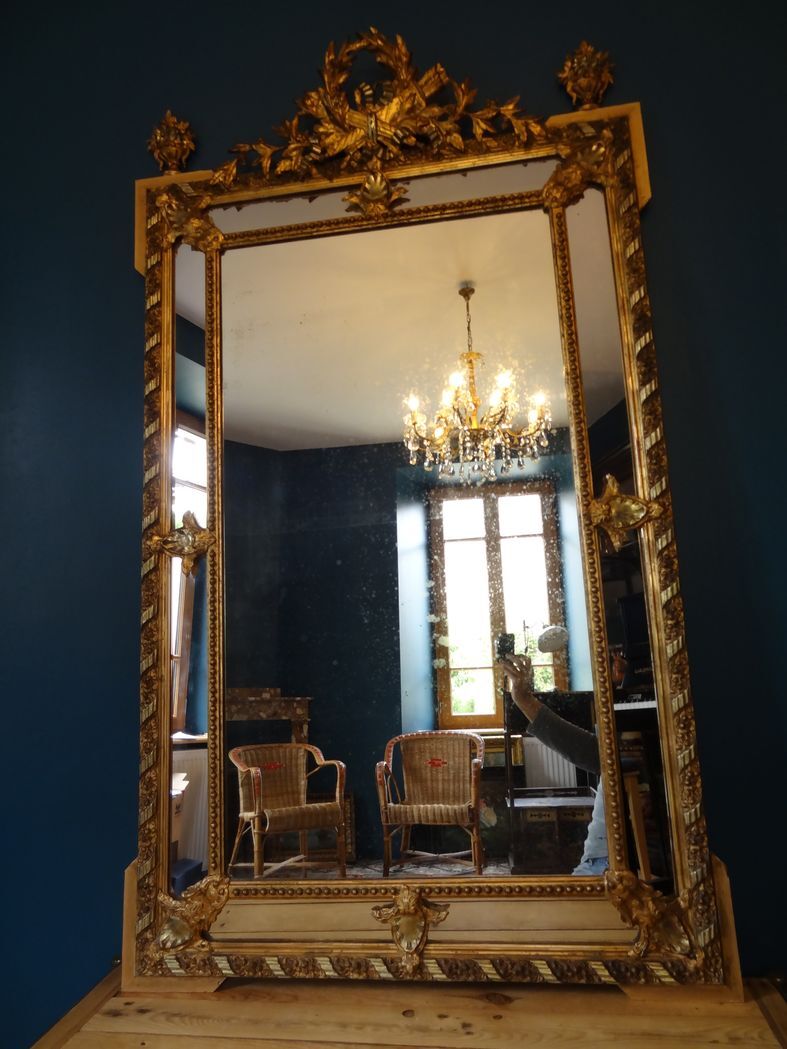 Miroir XIXème à parcloses en stuc doré 100 x 175 cm