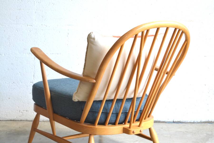 Pair of vintage armchairs by Ercol