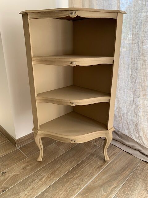 Corner cabinet - notch