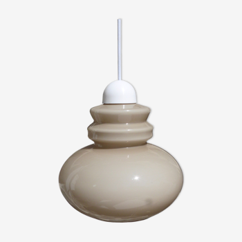 Suspension en opaline taupe