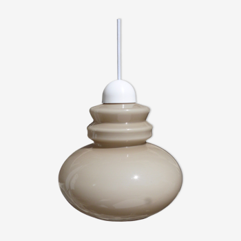 Suspension in opaline taupe