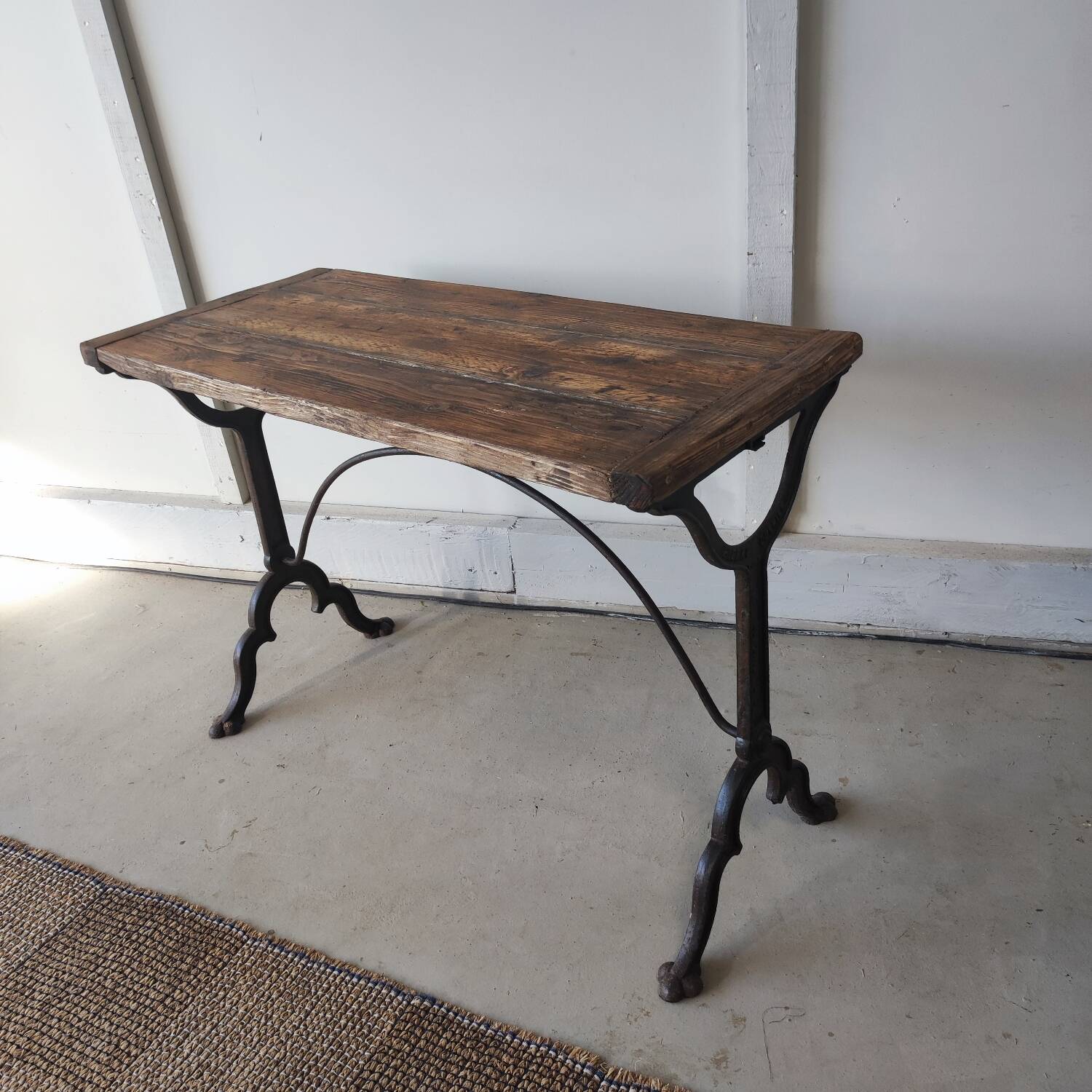 Bistro table/wooden top with cast iron legs
