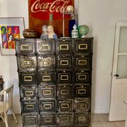 Strafor cabinet with flaps