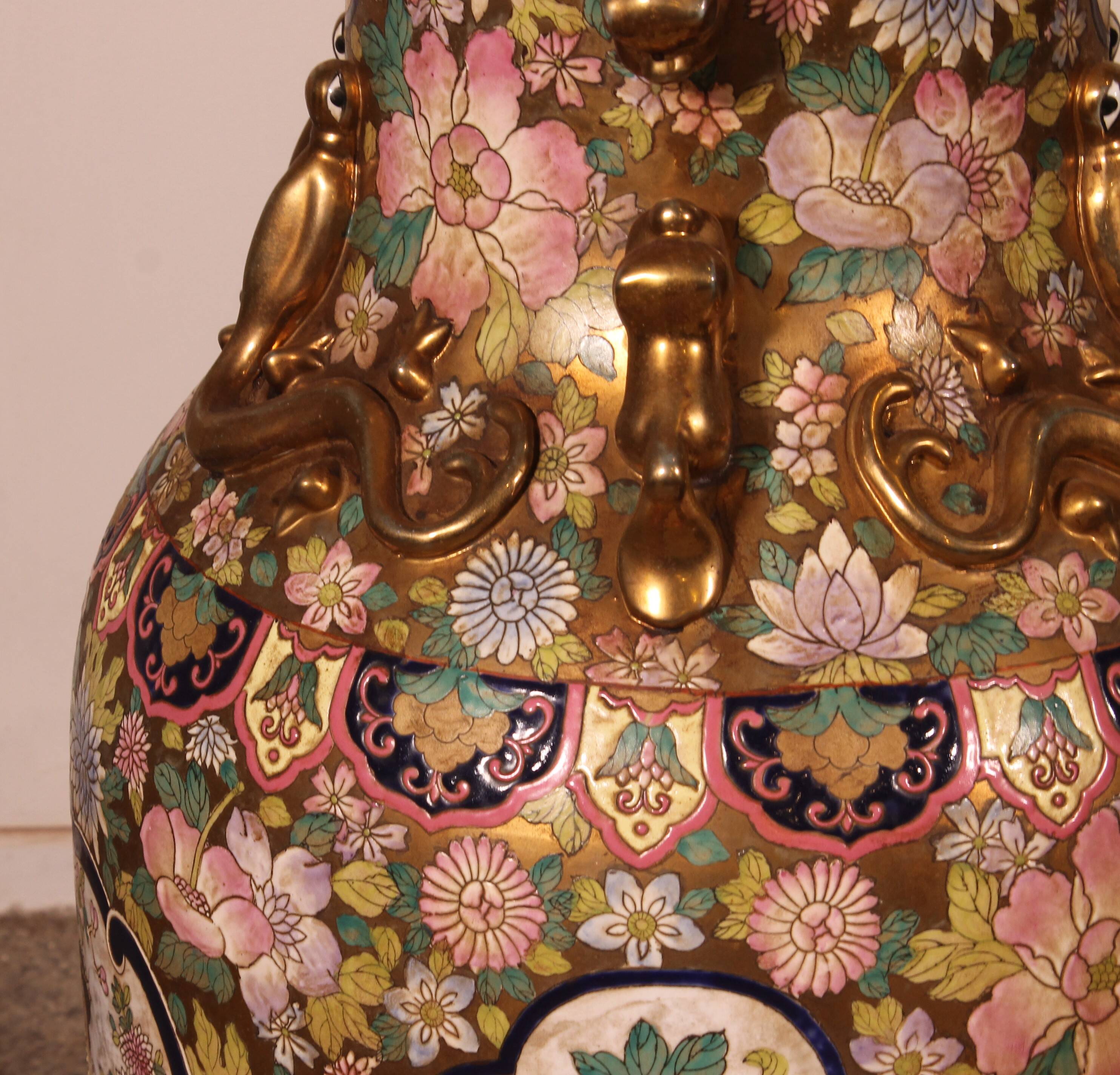 Chinese Enamelled Porcelain Vase with Polychrome Decoration - on Pedestals