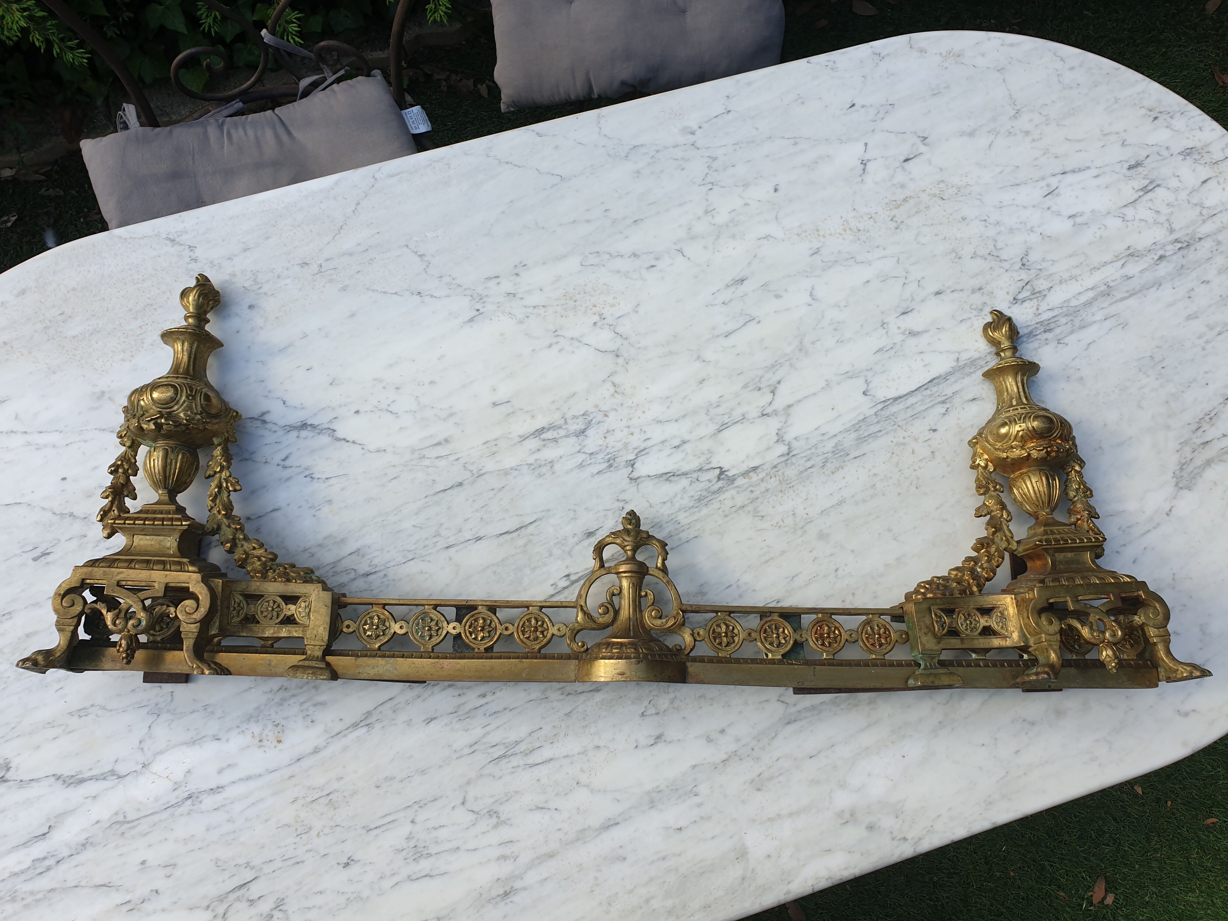 Chenêts and chimney bar in bronze nineteenth century.