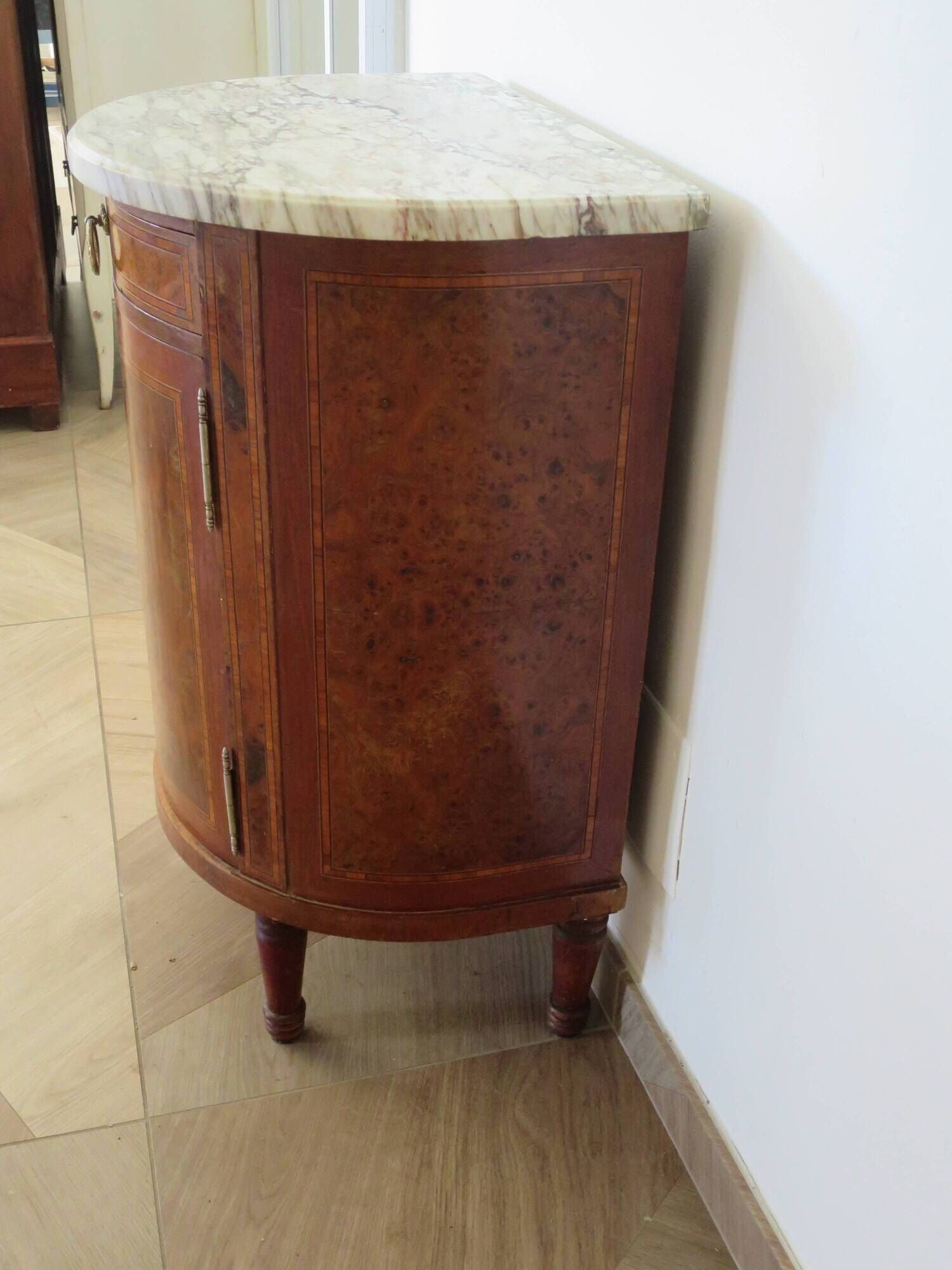 Small chest of drawers - Half-moon table - Louis XVI style - Elm burr veneer - Pla