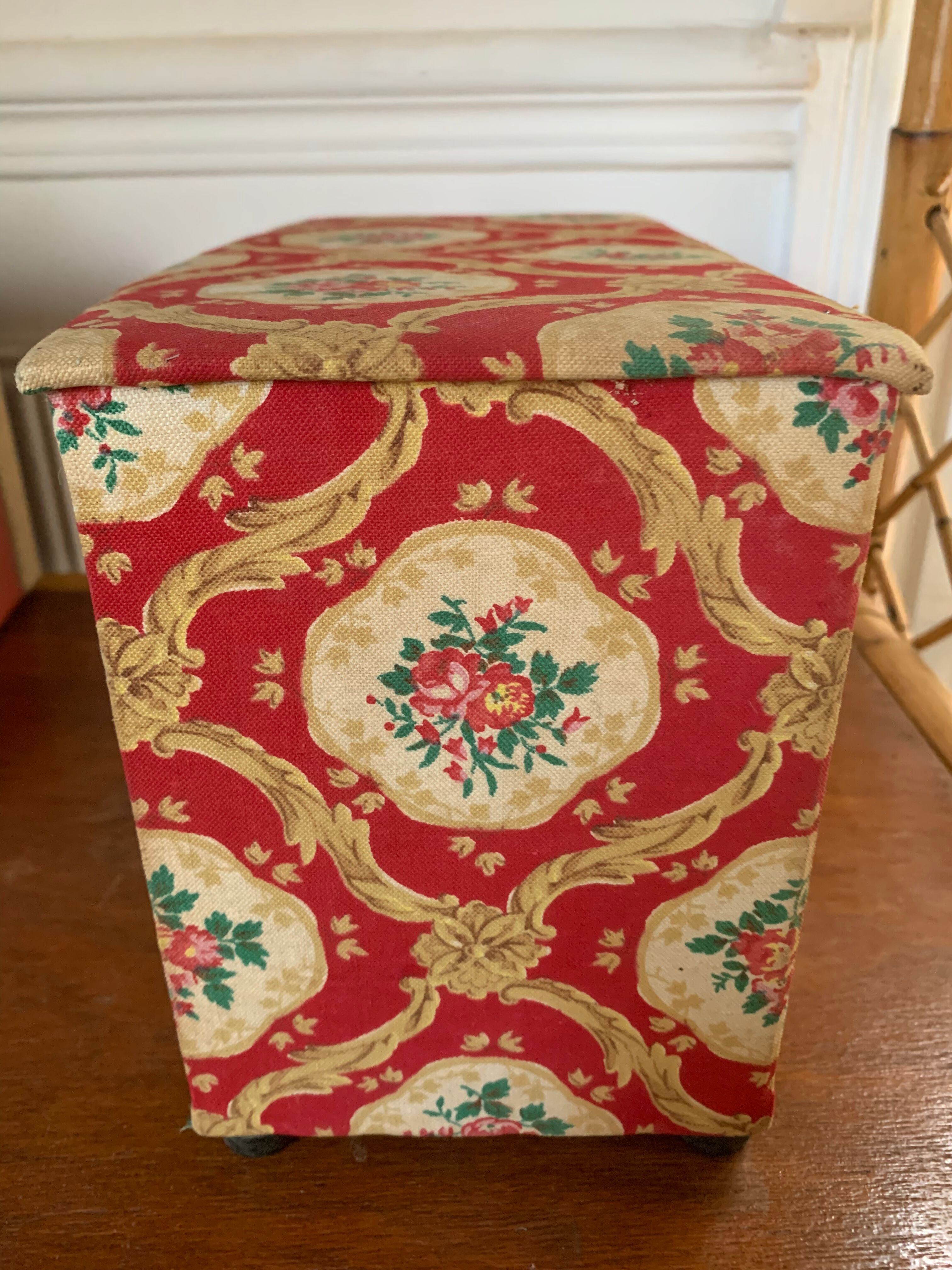 Fabric jewelry box