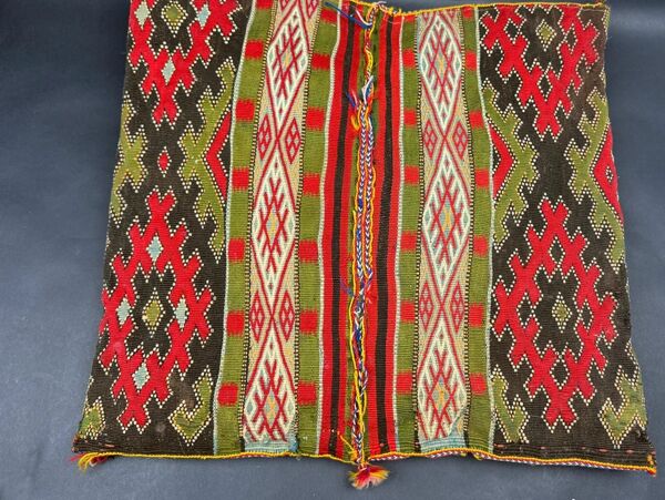 Ancien coussin berbère, Kilim