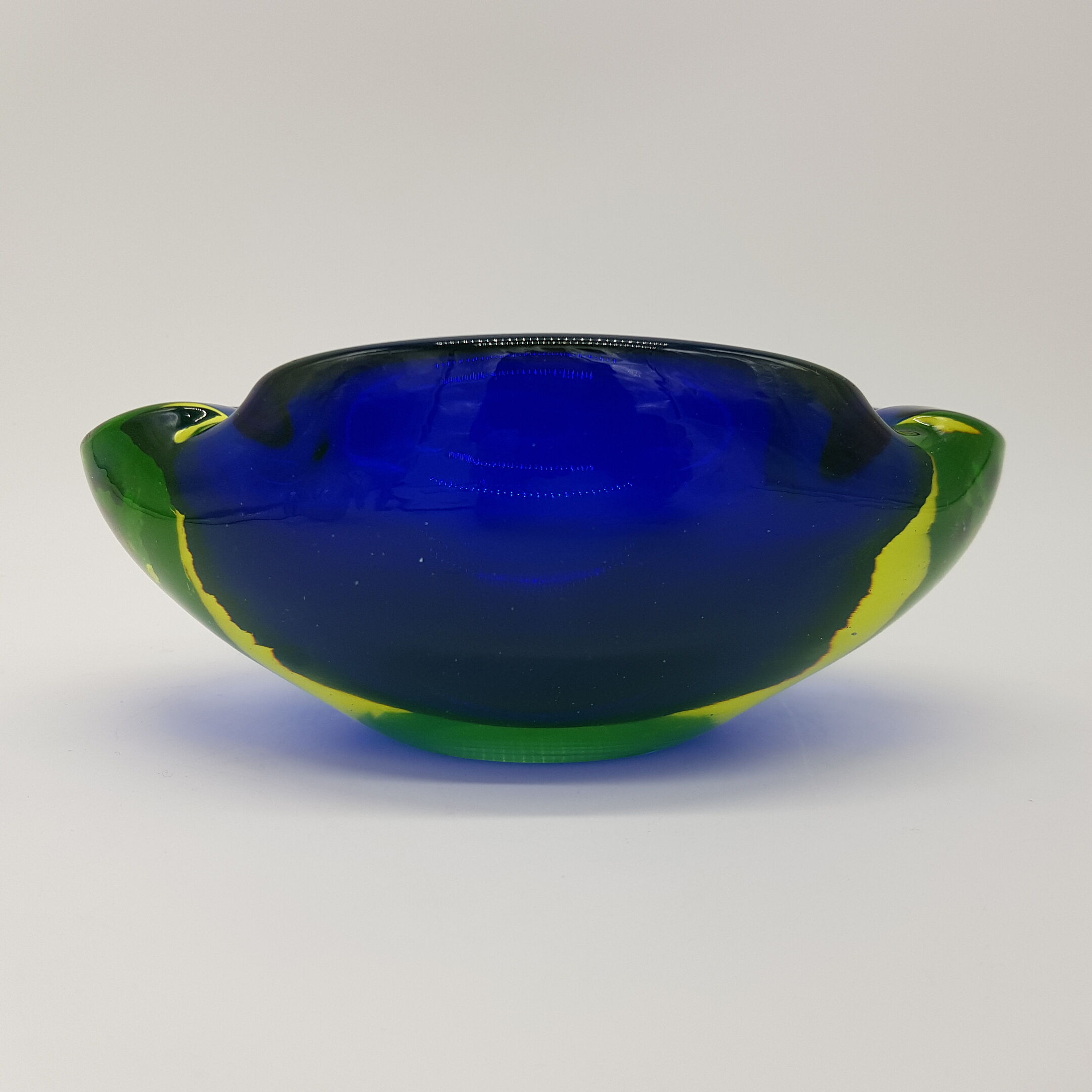 Empty ashtray geode pocket blue Sommerso