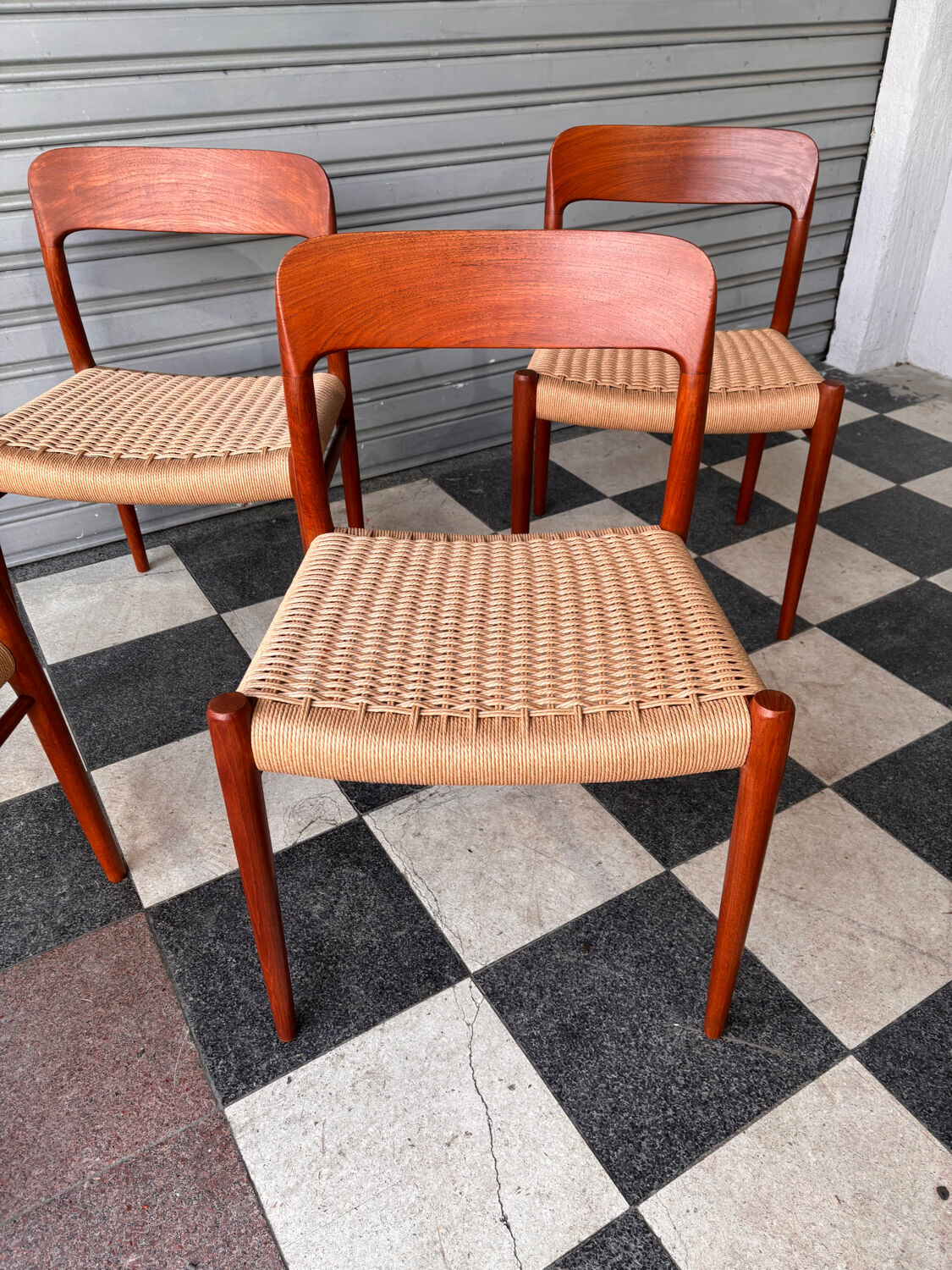 Moller 75 chairs