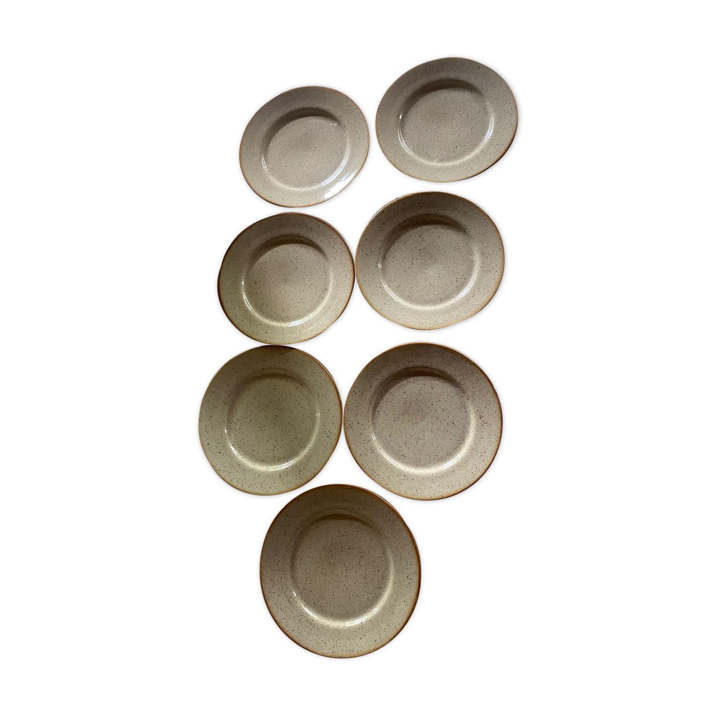 Set of 7 plates to be served in sandstone
