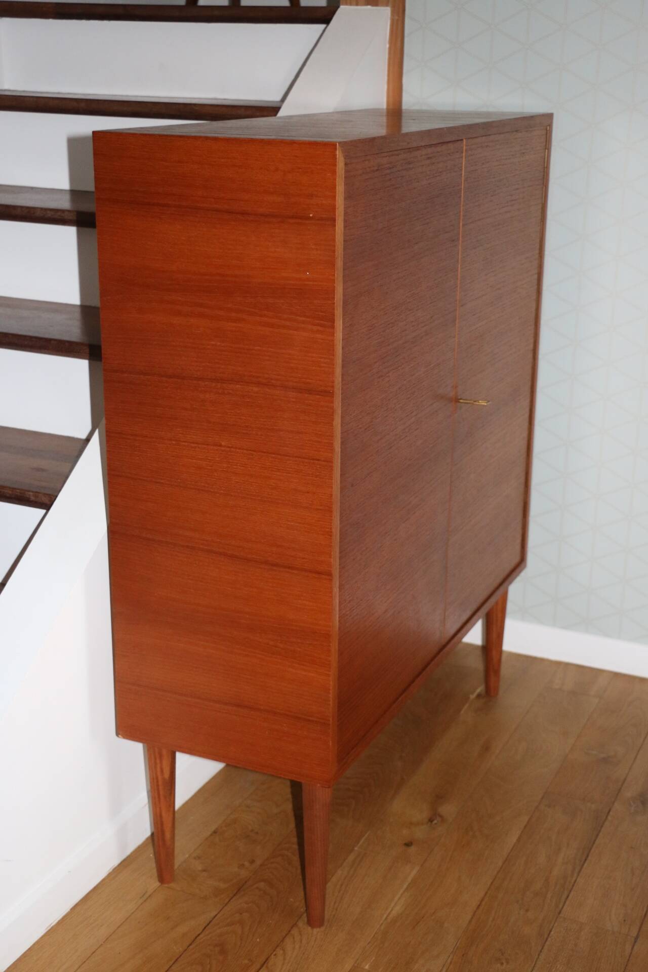 Console sideboard with 2 doors