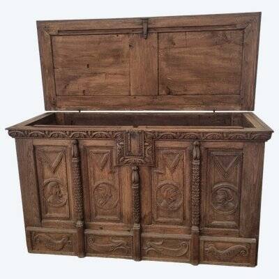 17th-century Gothic chest