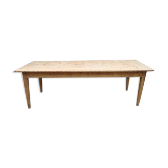 Farm table