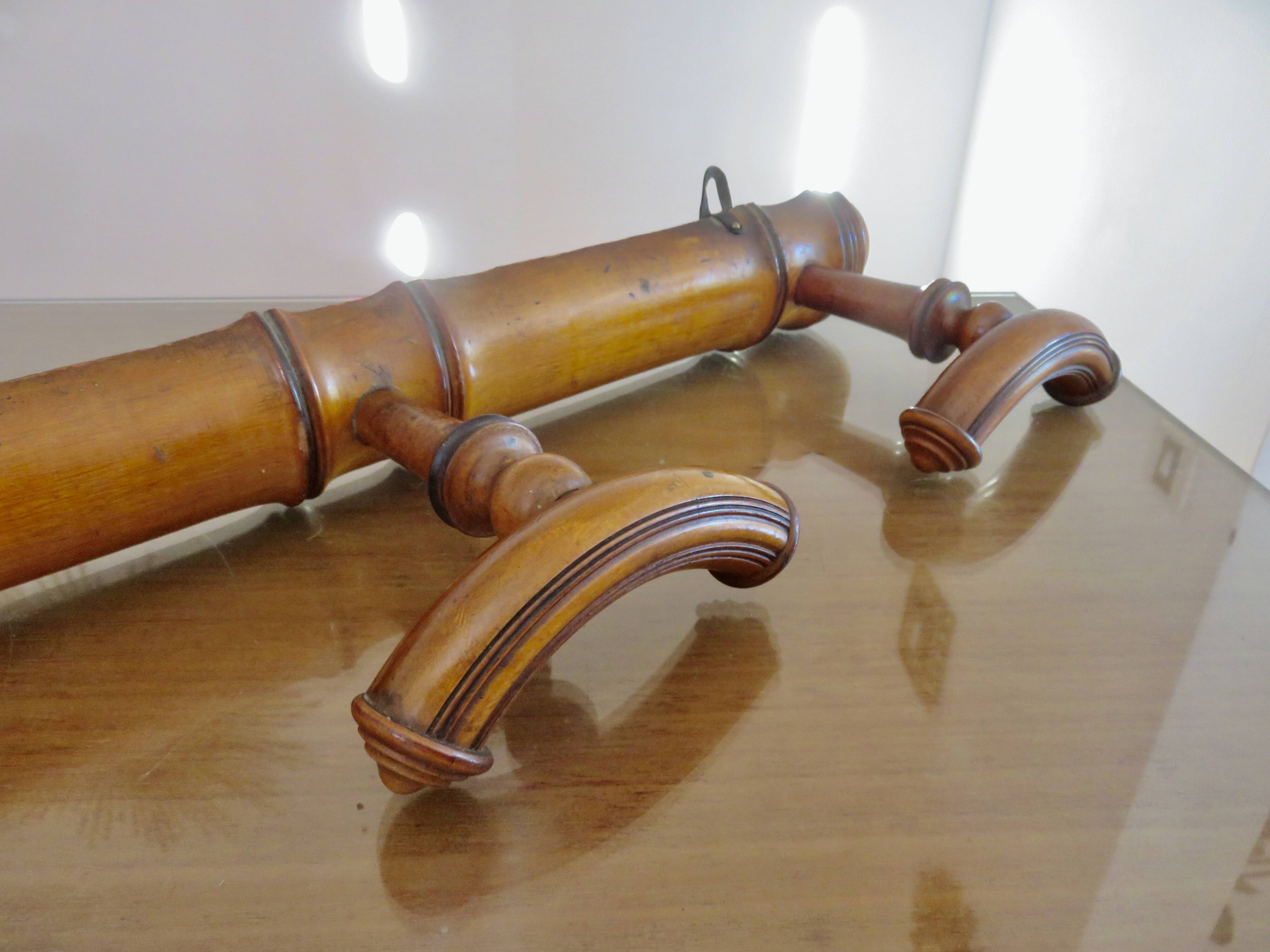 Grand porte manteau mural en bois tourné, années 30 40