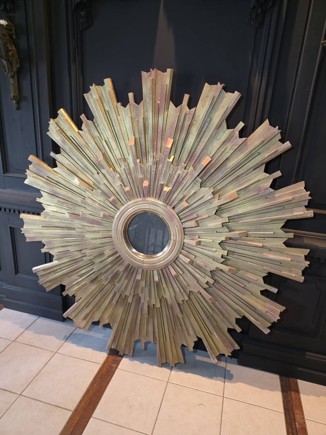 Monumental sun mirror in gilded oak 160 cm