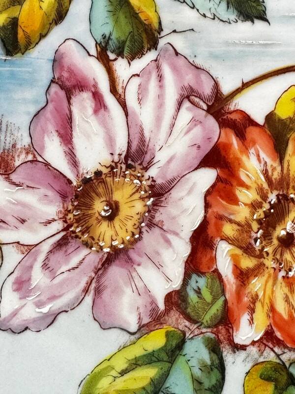 Decorative dish in Limoges porcelain, hand-painted decoration – late 19th century