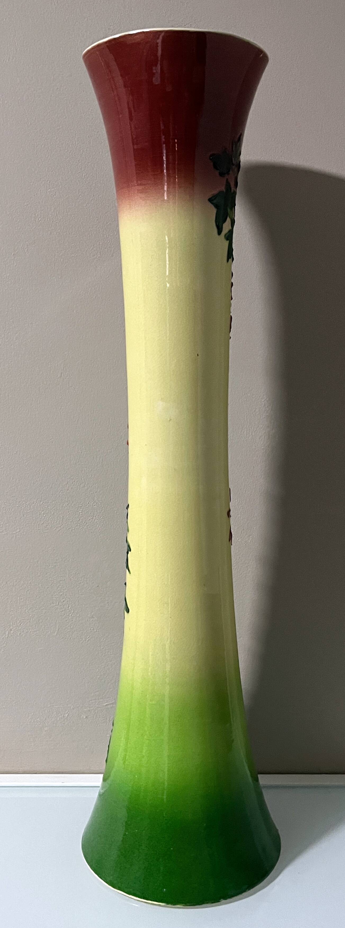 Sarreguemines vase (model 9848) floral patterns 1830