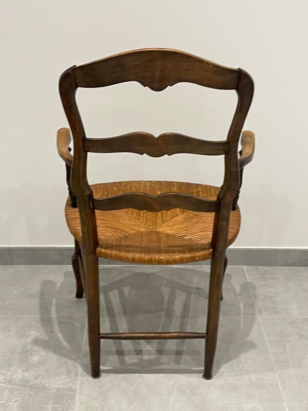 Fauteuil paillé de style provencal dit parfois fauteuil de marais