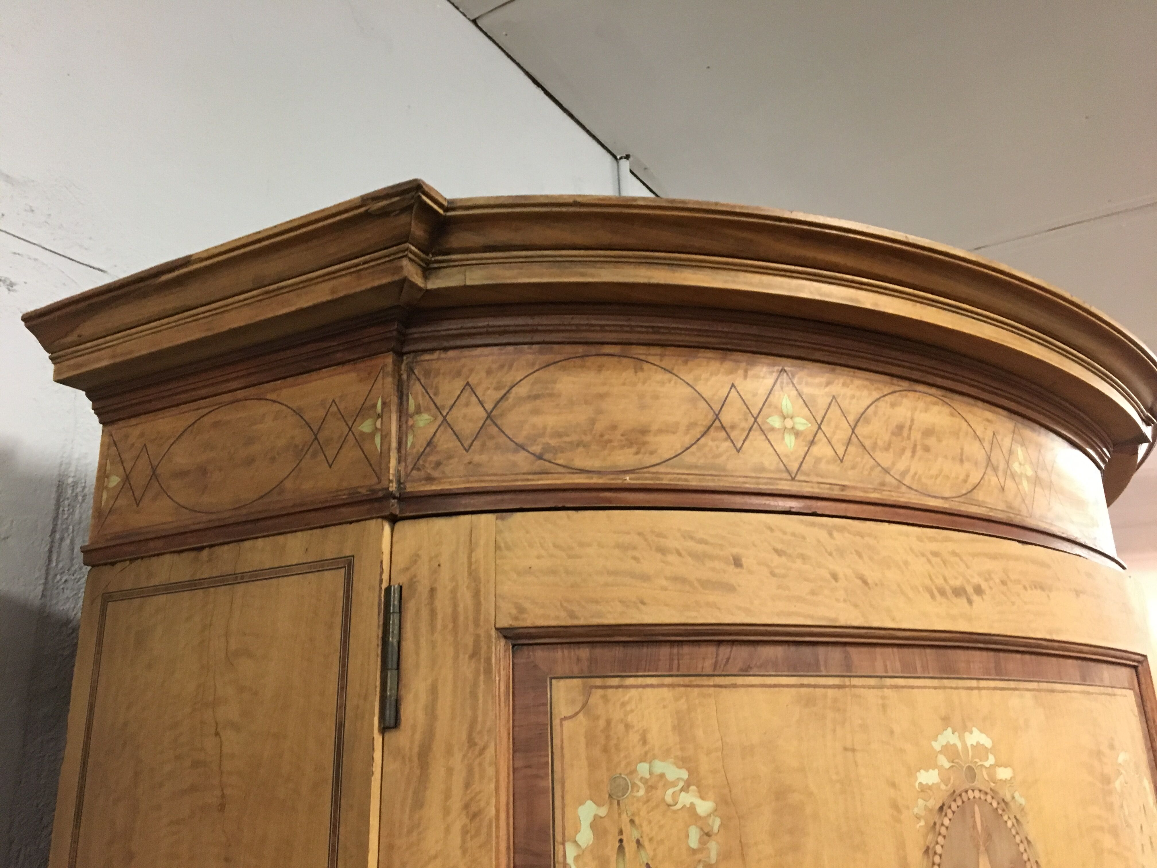 Pair of curved corners 19 eme