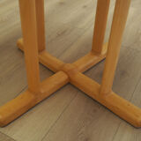 Table ronde en hêtre, design danois, années 1990, production: Danemark