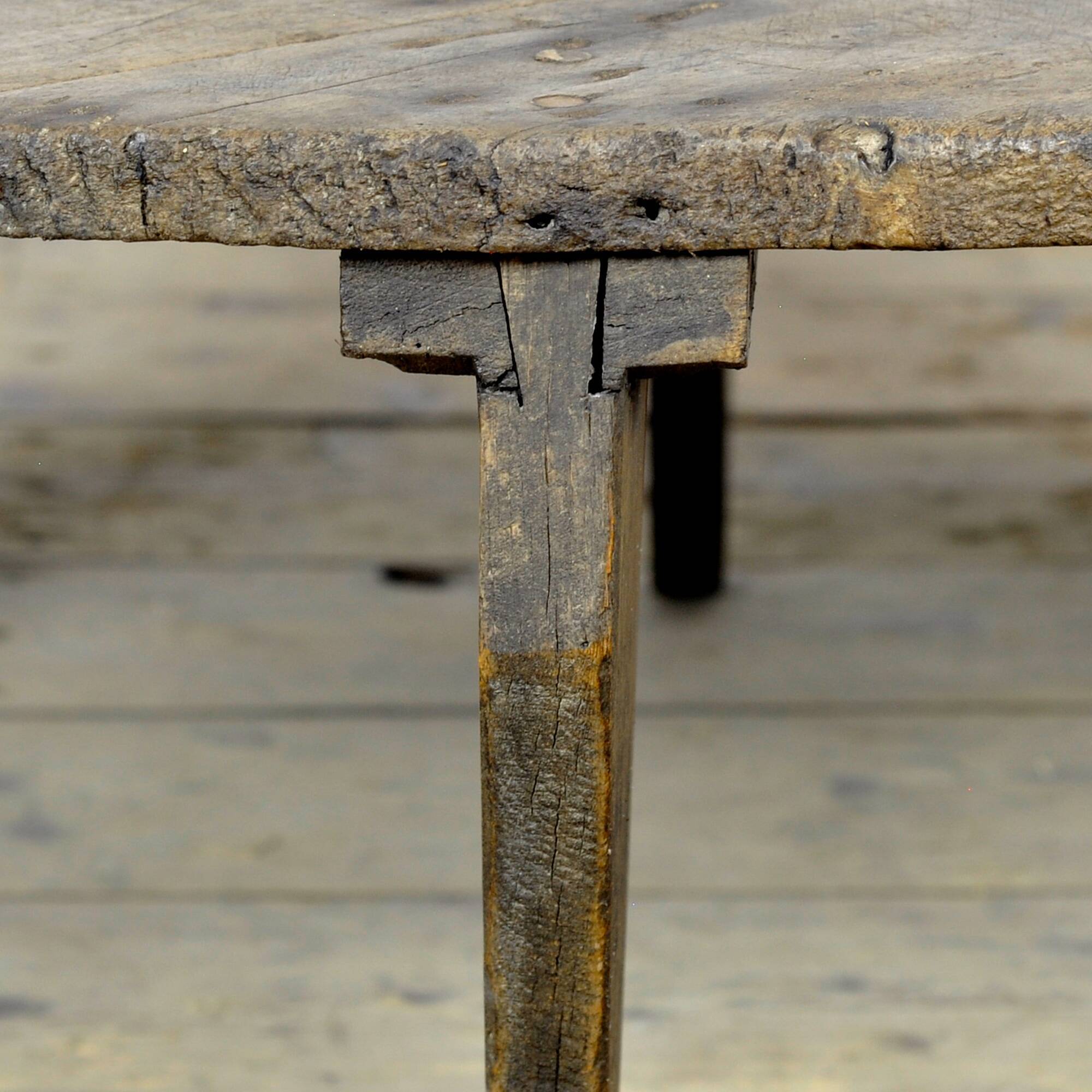 Petite table basse, vers 1920