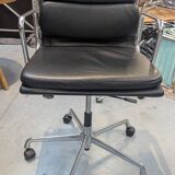 Charles & Ray Eames EA217 Office Chair in Chrome and Black leather, Vitra