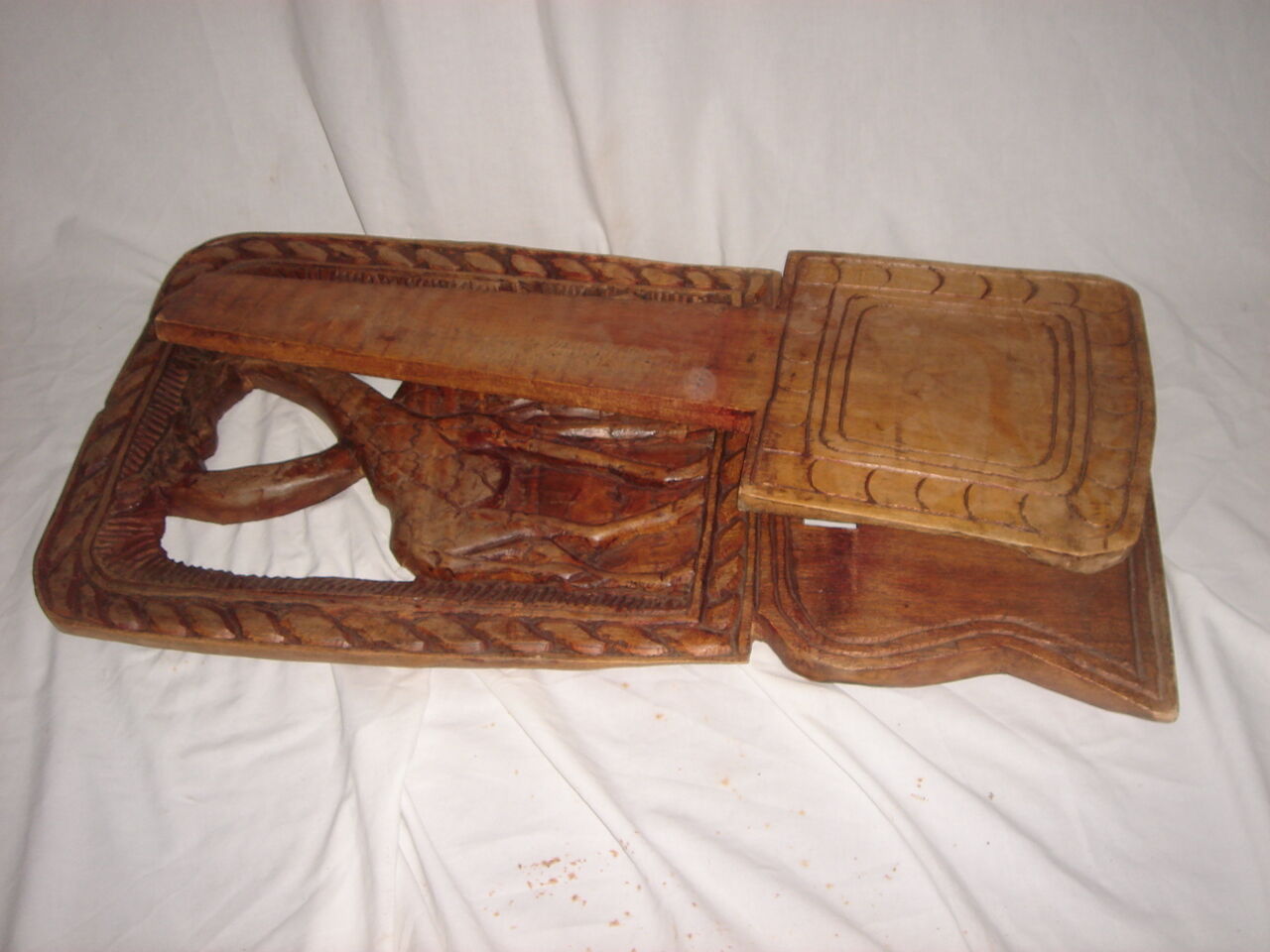 Chaise à palabre pour enfant, bois sculpté girafe