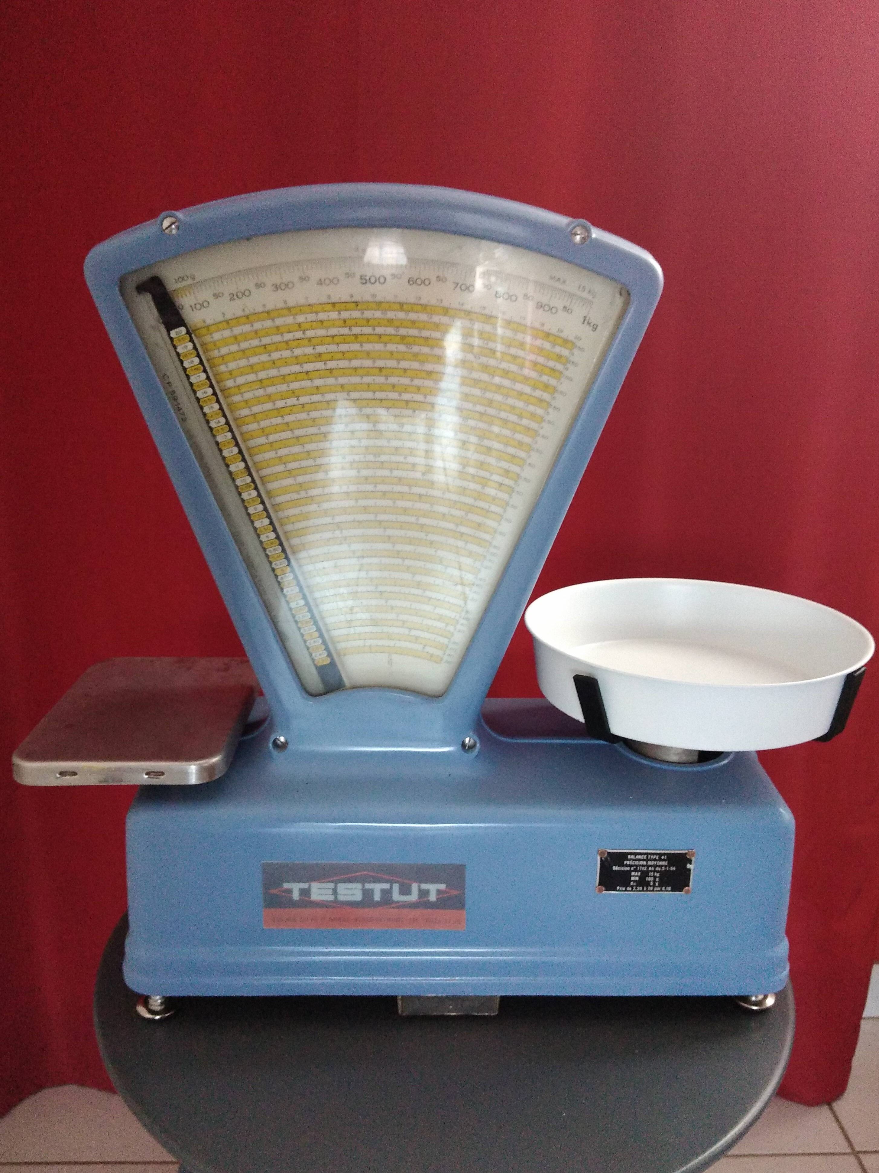 Old commercial scale brand testut lacquered leaded sky