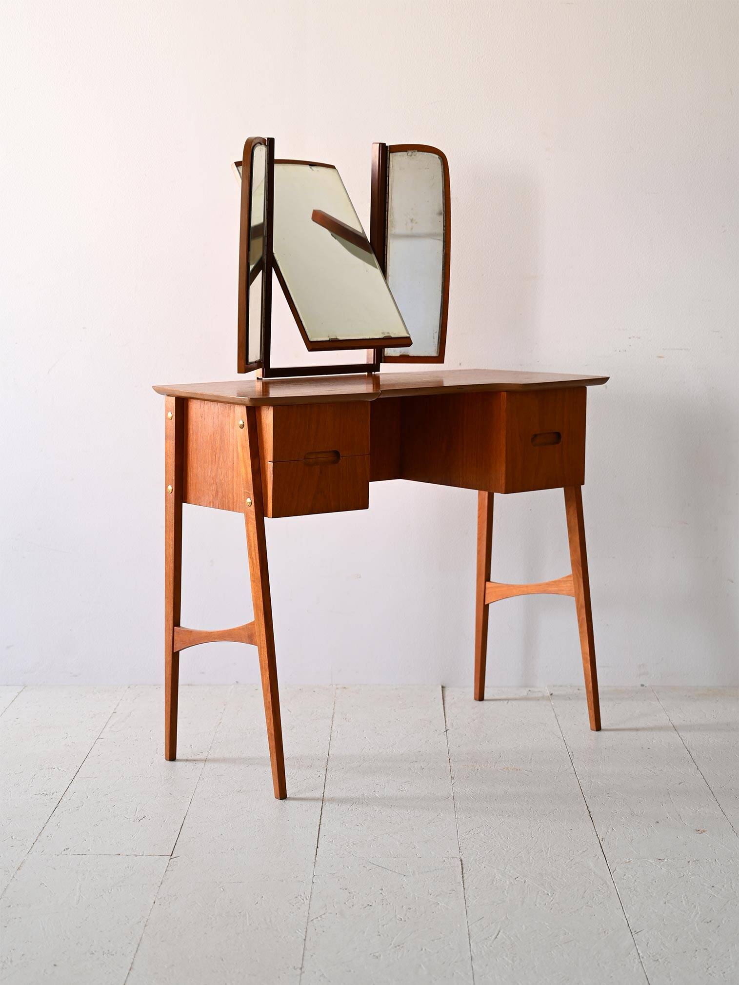 Scandinavian dressing table with mirror