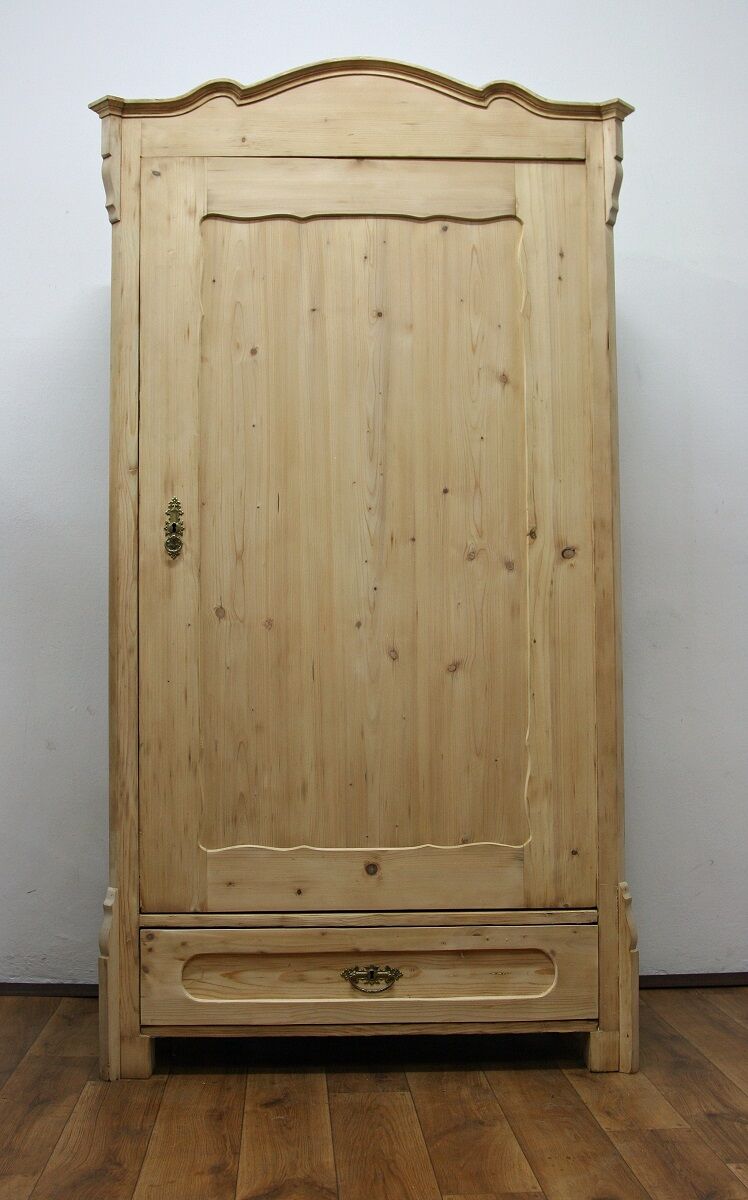 Armoire Ludwikowska du 19ème siècle
