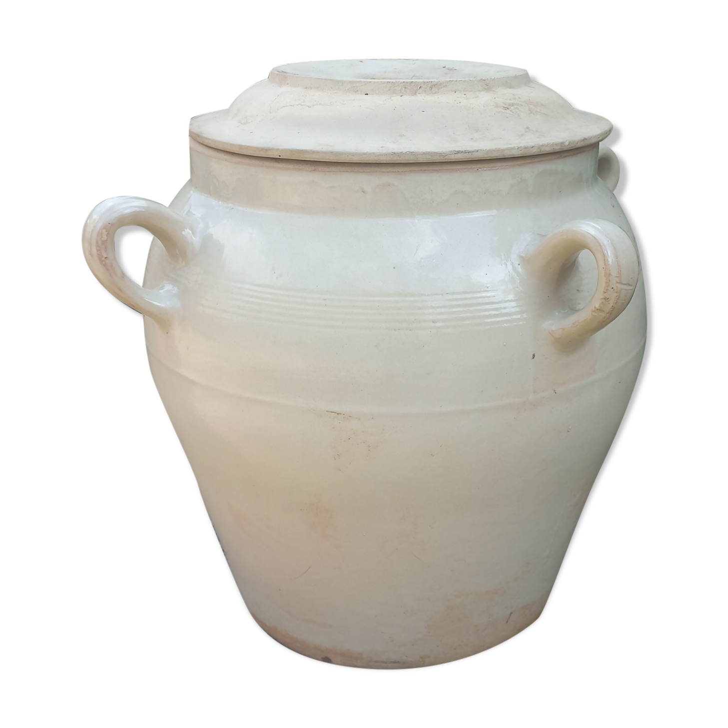 large old salt pan of 80 liters in glazed sandstone
