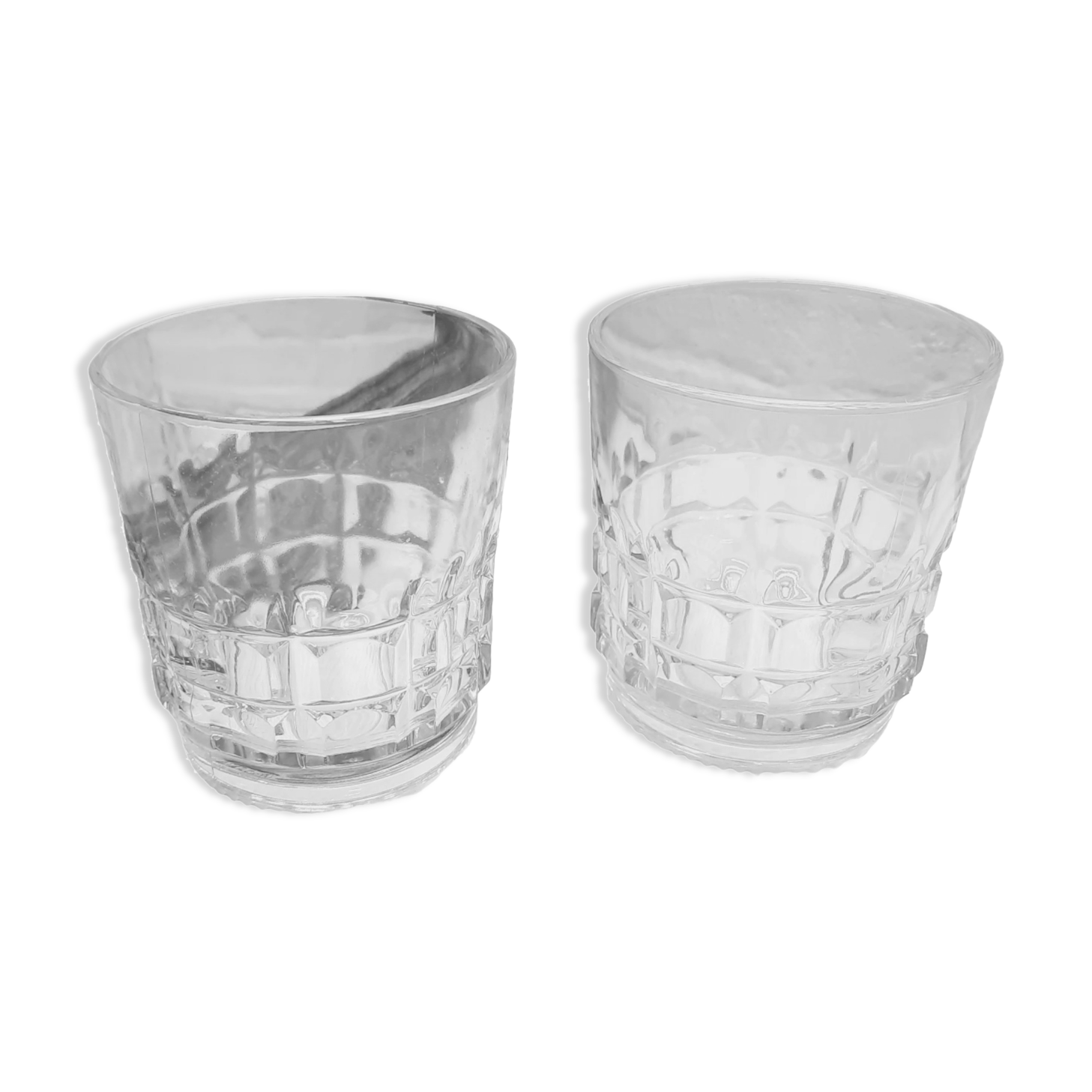 Pair of whisky glasses chiseled glass