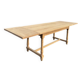 Beautiful solid oak farmhouse table