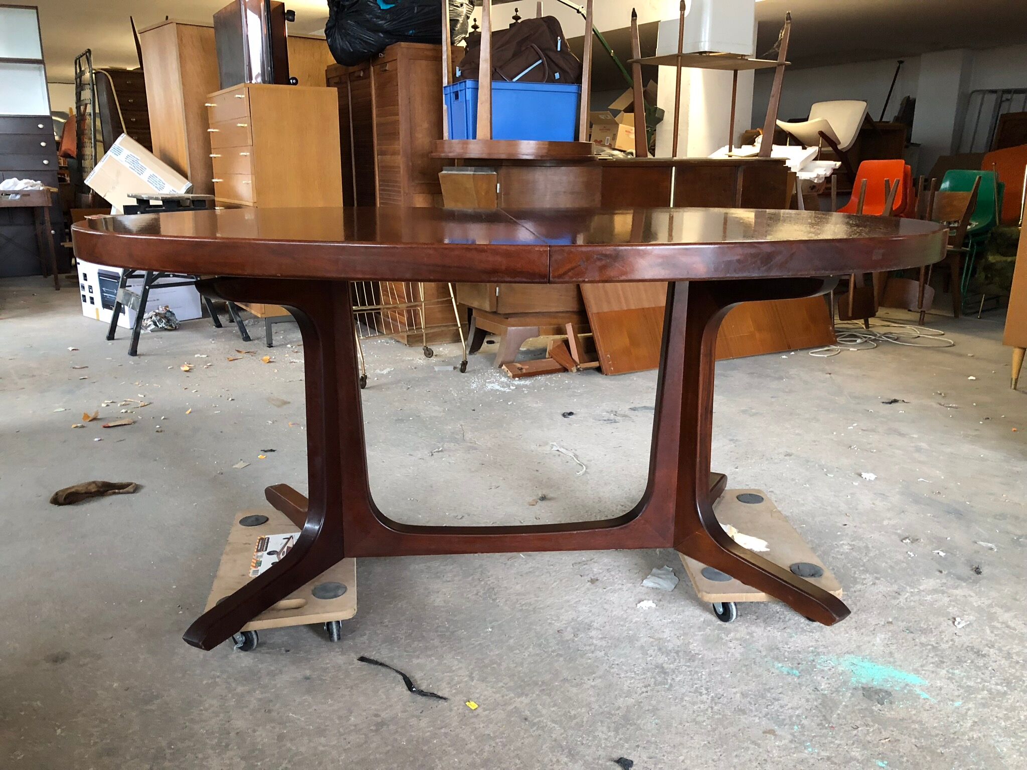 Extendable table in teak Baumann