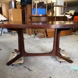 Extendable table in teak Baumann
