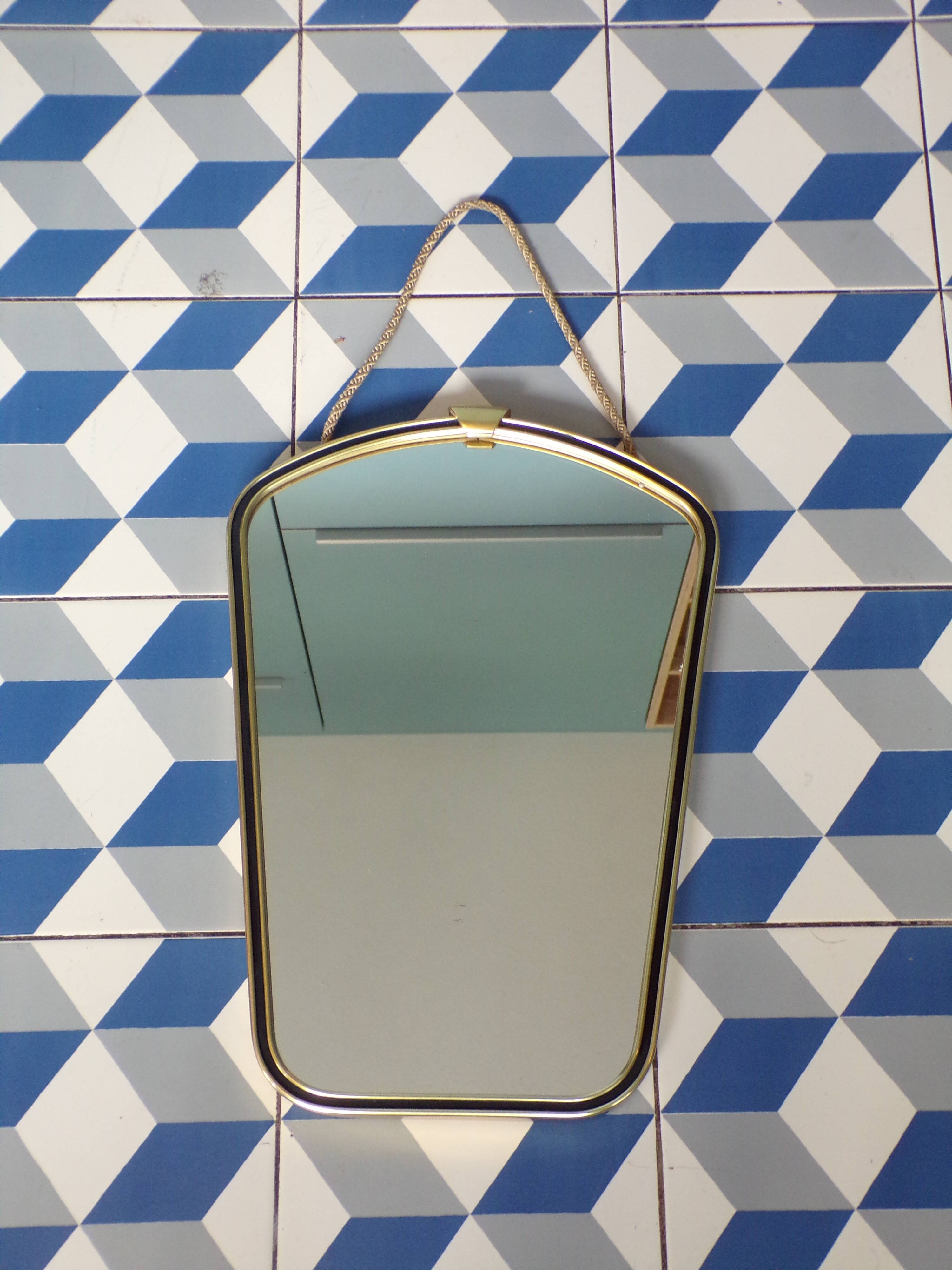 Mirror free form 39X41 cm