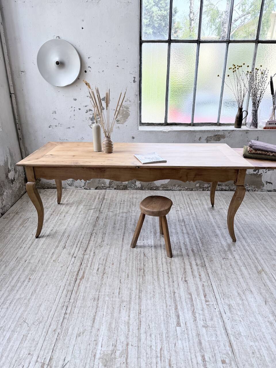 Farm table cherry wood with curved legs, 19th century.